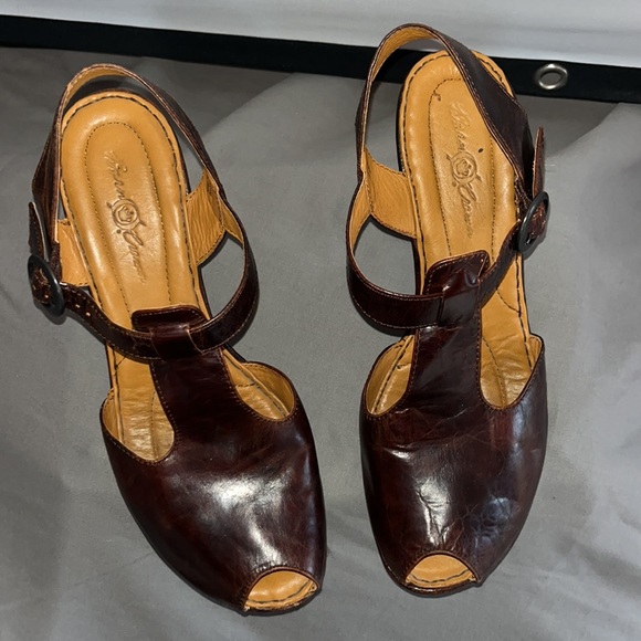 Born Crown Brown Leather Sandals women’s size 10 cross strap heels peep toe Boho - Picture 4 of 9